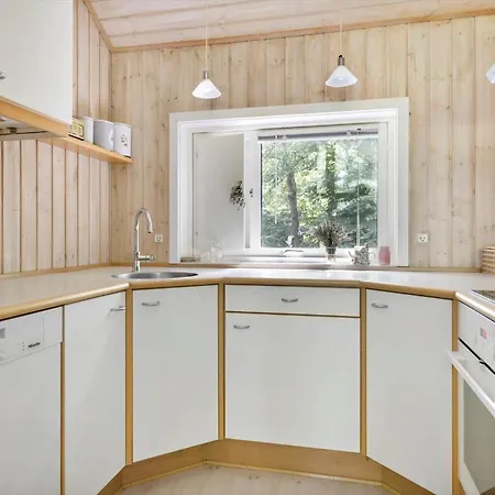 בית נופש 1483-aakirkeby-boesparken-18 Vester Somarken